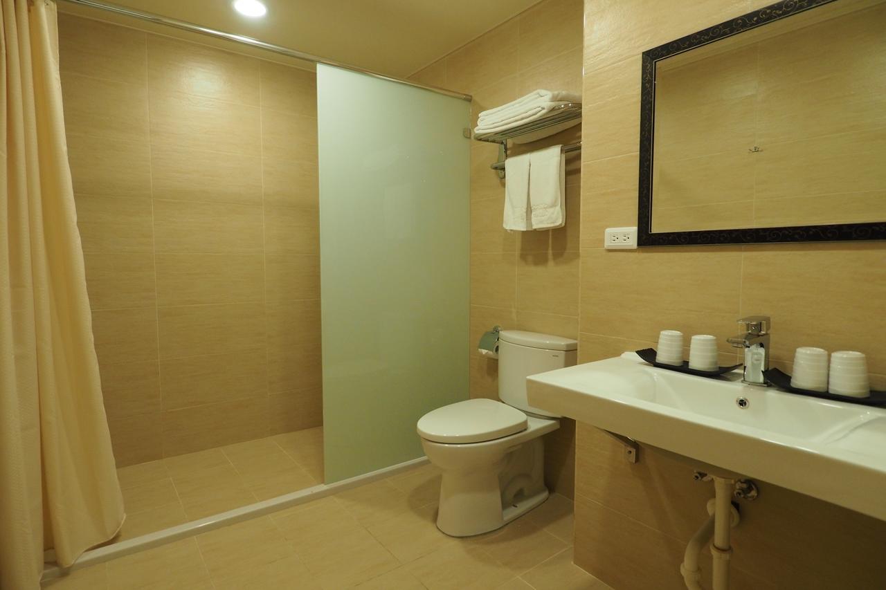 M Hotel Kaohsiung Zewnętrze zdjęcie